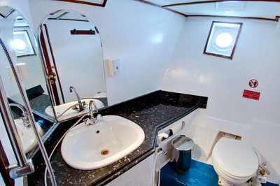 Bathroom on King Snefro 6 Liveaboad Diving Motor Yacht in Sharm el Sheikh Egypt